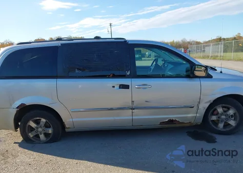 2008 Dodge Grand Caravan Sxt z USA, uszkodzony, nr VIN 1D8HN54P38B134124